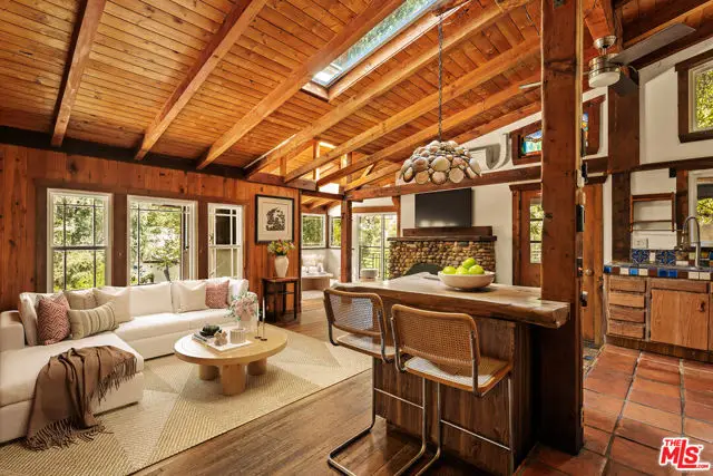 10012 Charter Oak Lane, Beverly Hills, CA 90210 - Image #2