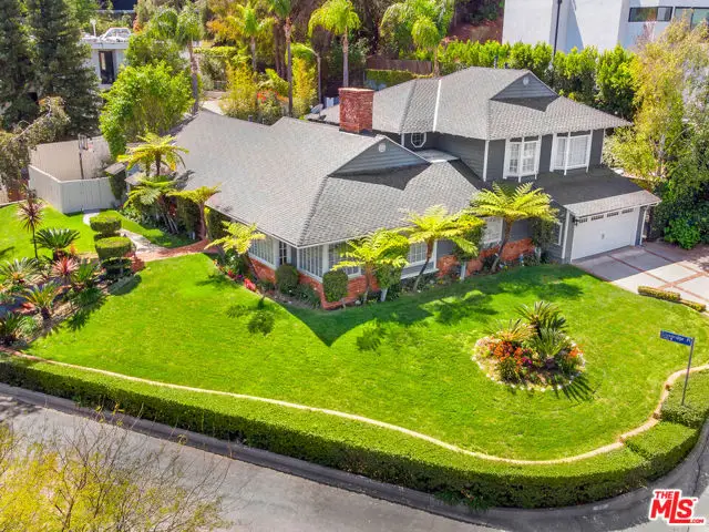 3690 Crownridge Drive, Sherman Oaks, CA 91403 - Image #2