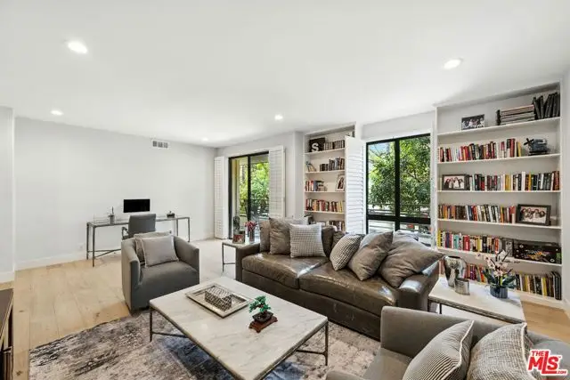 450 N Oakhurst Drive #101, Beverly Hills, CA 90210 - Image #3