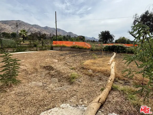 255 W Poppyfields Drive, Altadena, CA 91001 - Image #2