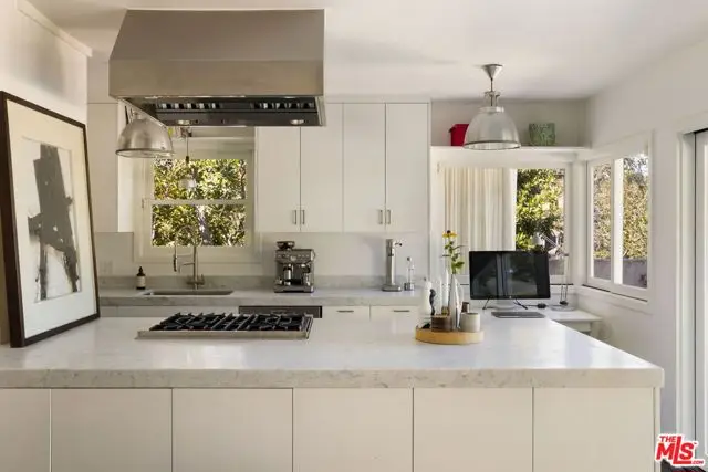 8704 Hollywood Hills Road, Los Angeles, CA 90046 - Image #3