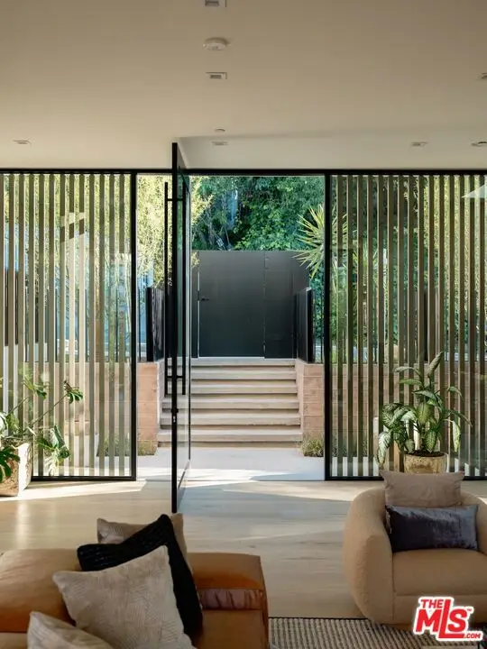 3748 Berry Drive, Studio City, CA 91604 - #2