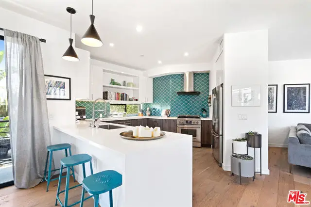 11900 Washington Place, Los Angeles, CA 90066 - Image #1