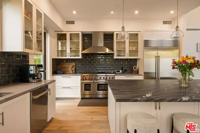 1333 Beverly Green Drive #301, Los Angeles, CA 90035 - Image #3