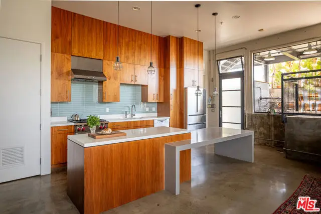 1534 17th Street #105, Santa Monica, CA 90404 - Image #2