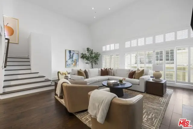 11690 Montana Avenue #306, Los Angeles, CA 90049 - Image #1