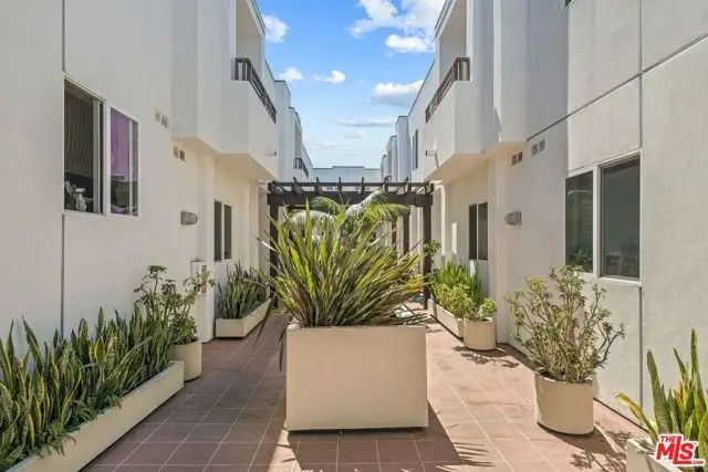 2512 28th Street #104, Santa Monica, CA 90405 - Image #3