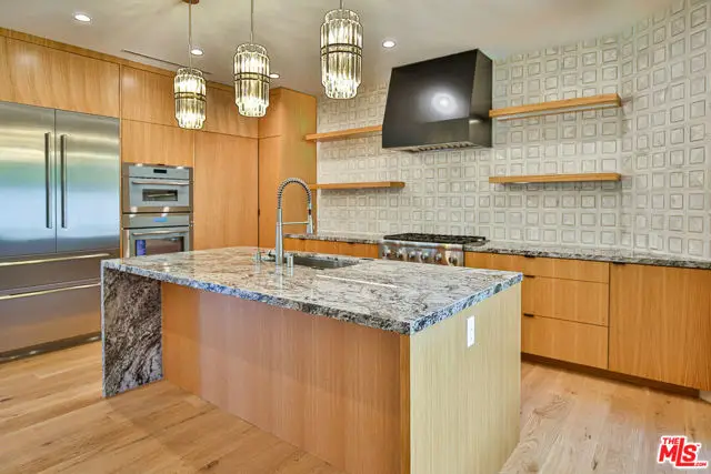 6427 Hedding Street, Los Angeles, CA 90045 - Image #2