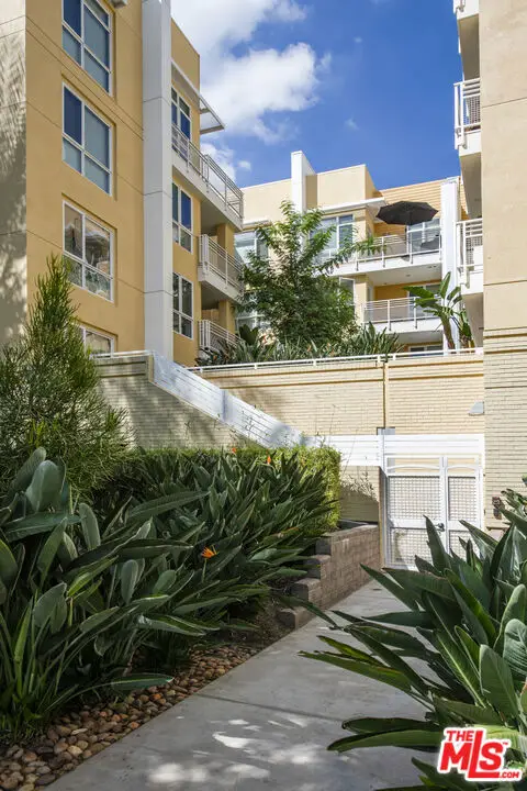 21301 Erwin Street #340, Woodland Hills, CA 91367 - Image #2