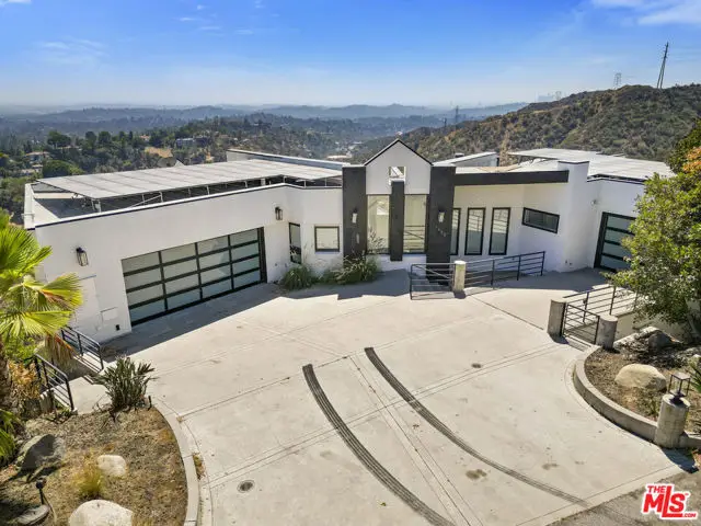 1562 Glen Oaks Boulevard, Pasadena, CA 91105 - Image #1