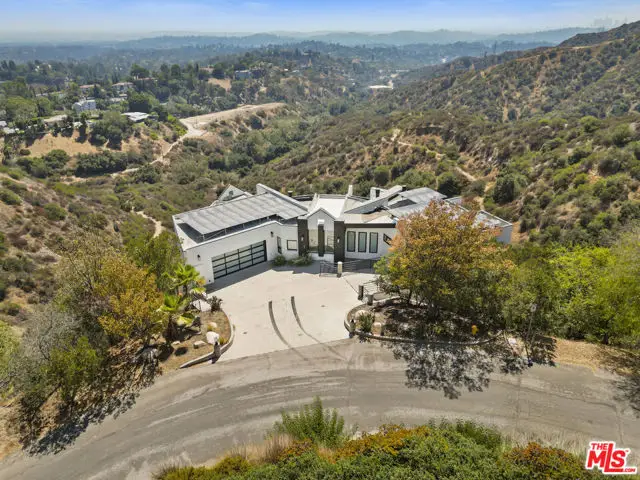 1562 Glen Oaks Boulevard, Pasadena, CA 91105 - Image #2