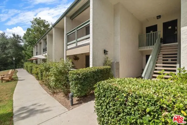 23635 Park Capri #32, Calabasas, CA 91302 - Image #3