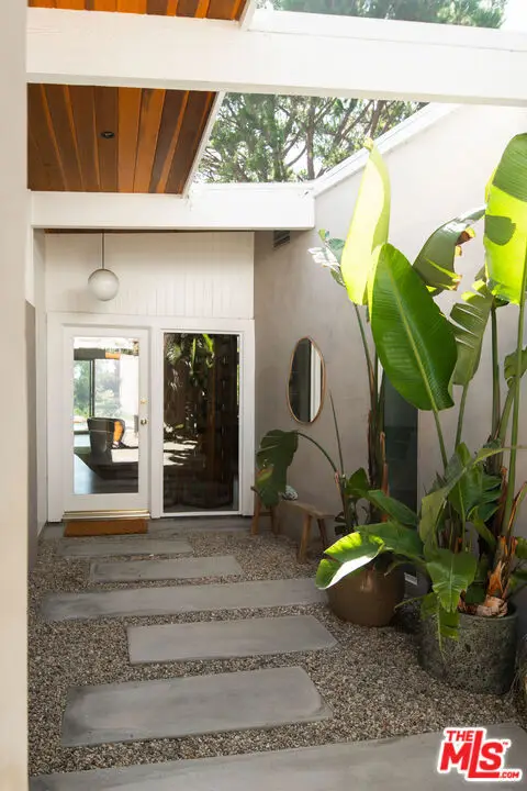 2102 Ridgemont Drive, Los Angeles, CA 90046 - Image #3