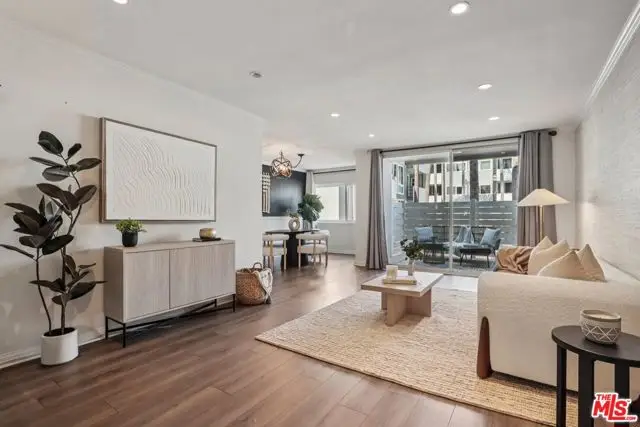 4915 Tyrone Avenue #102, Sherman Oaks, CA 91423 - Image #2