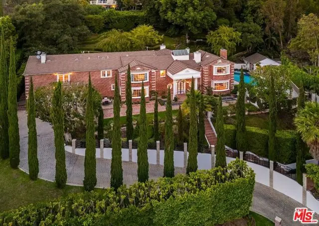 725 N Faring Road, Los Angeles, CA 90077 - Image #2