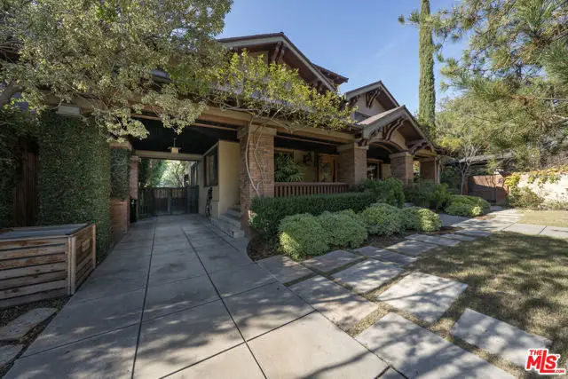 111 S Van Ness Avenue, Los Angeles, CA 90004 - Image #2