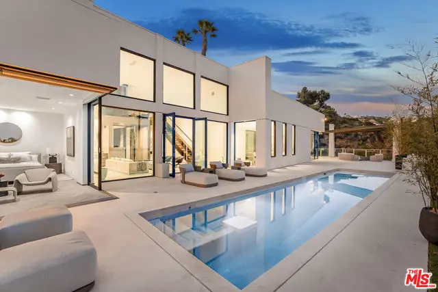 9405 Sierra Mar Place, Los Angeles, CA 90069 - Image #1