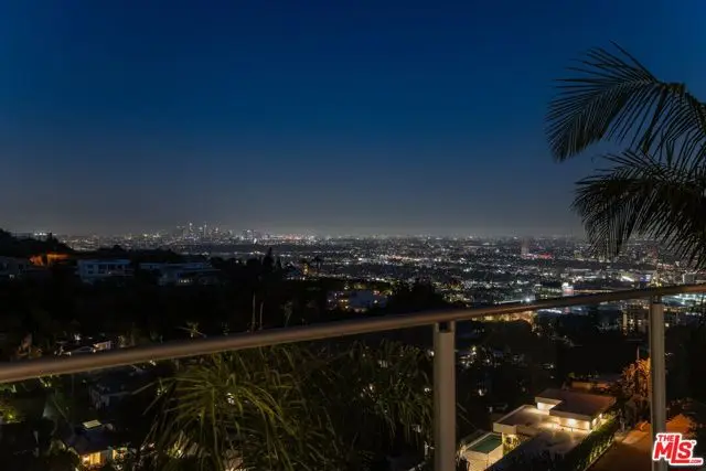 9405 Sierra Mar Place, Los Angeles, CA 90069 - Image #2