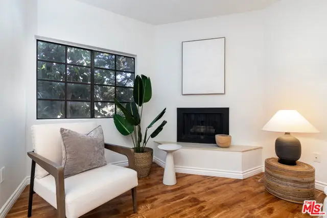 17914 Magnolia Boulevard #204, Encino, CA 91316 - Image #3