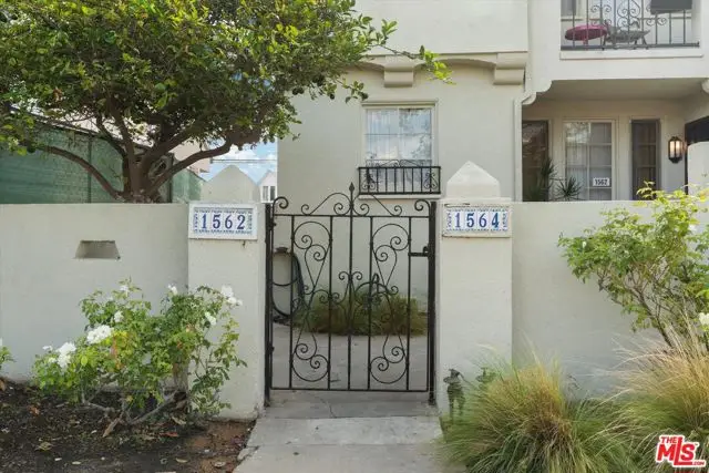 1562 S Genesee Avenue, Los Angeles, CA 90019 - Image #2