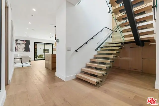 12836 Gilmore Avenue, Los Angeles, CA 90066 - Image #2