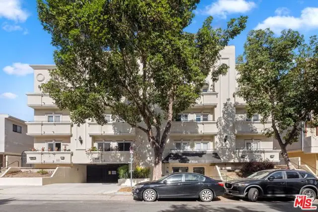 12011 Goshen Avenue #301, Los Angeles, CA 90049 - Image #1