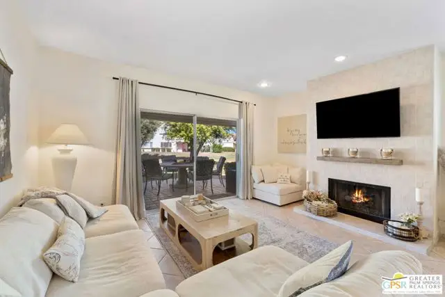 237 E Vista Royale Circle, Palm Desert, CA 92211 - Image #2
