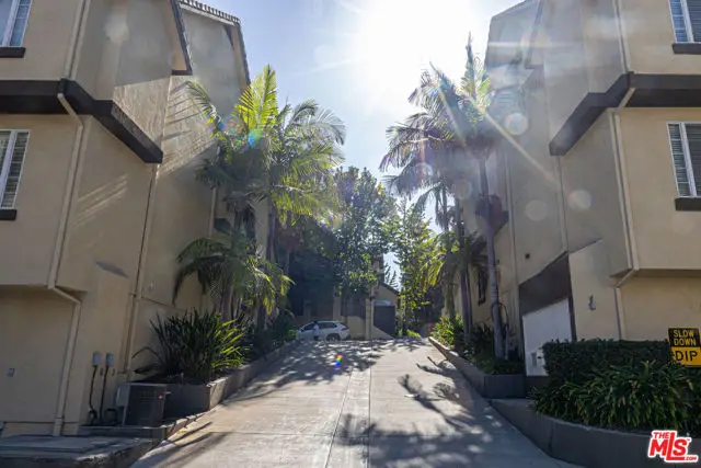 4600 Don Lorenzo Drive #4, Los Angeles, CA 90008 - Image #2