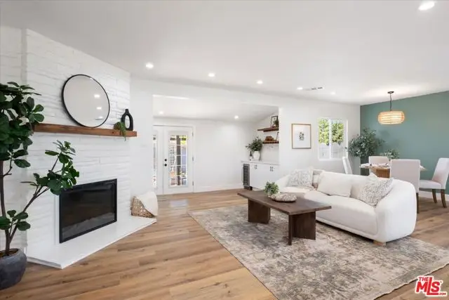 7045 Varna Avenue, North Hollywood, CA 91605 - Image #3