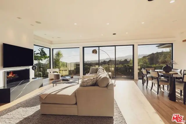 1235 N Kenter Avenue, Los Angeles, CA 90049 - Image #3