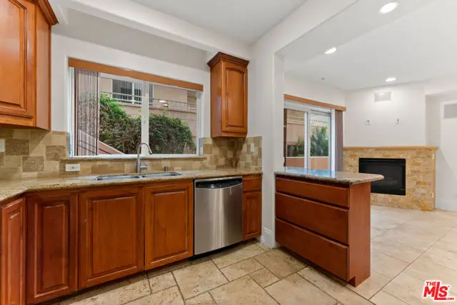 16123 W Sunset Boulevard #101, Pacific Palisades, CA 90272 - Image #2