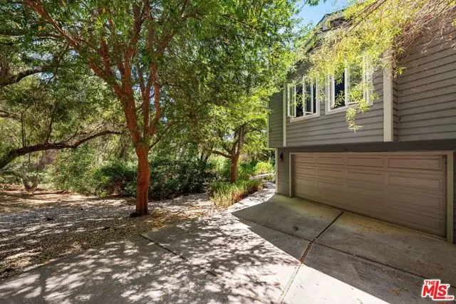 22760 Chamera Lane, Topanga, CA 90290 - Image #3