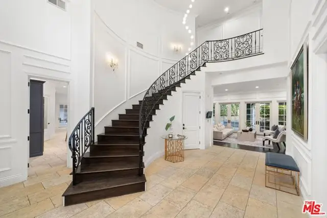 4923 Amigo Avenue, Tarzana, CA 91356 - Image #2