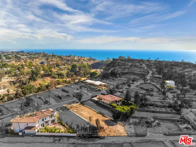 649 N Las Casas Avenue, Pacific Palisades, CA 90272 - Image #1