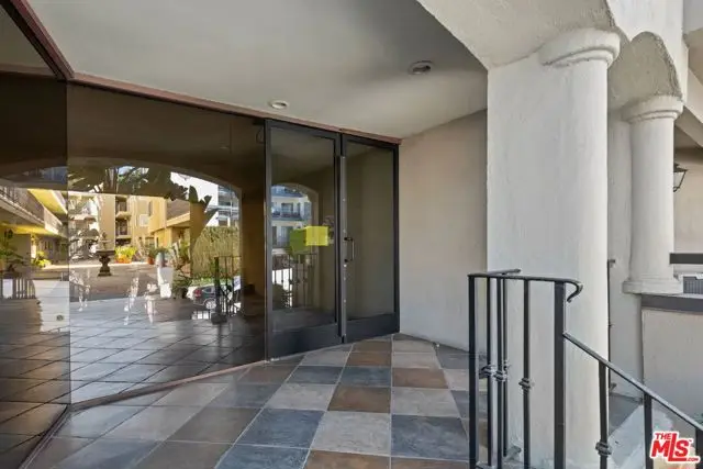 11646 Chenault Street #2, Los Angeles, CA 90049 - Image #3