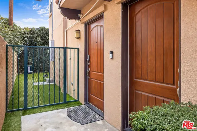 822 N Mccadden Place, Los Angeles, CA 90038 - Image #1