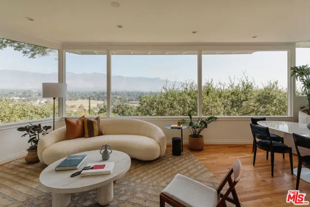 910 Glen Oaks Boulevard, Pasadena, CA 91105 - Image #1