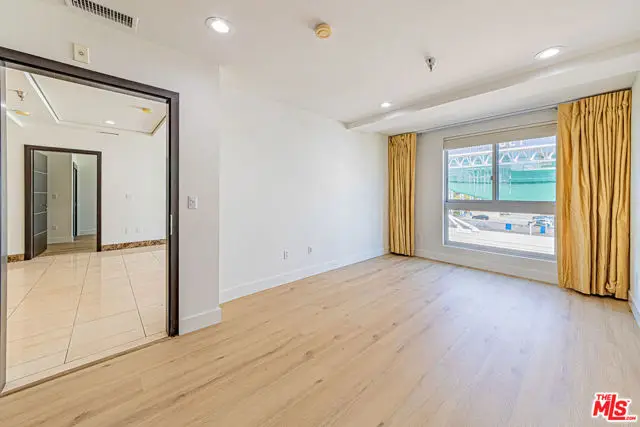702 S Serrano Avenue #504, Los Angeles, CA 90005 - Image #1