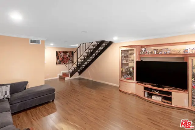 4610 Densmore Avenue #10, Encino, CA 91436 - Image #2