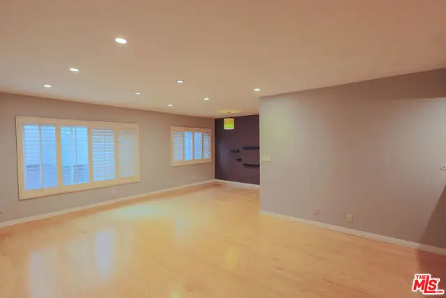 1250 N Kings Road #303, West Hollywood, CA 90069 - Image #2