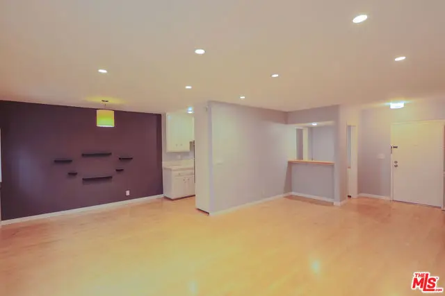 1250 N Kings Road #303, West Hollywood, CA 90069 - Image #3