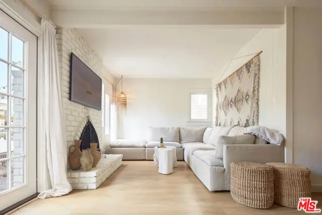 230 Sherman Canal, Venice, CA 90291 - Image #2