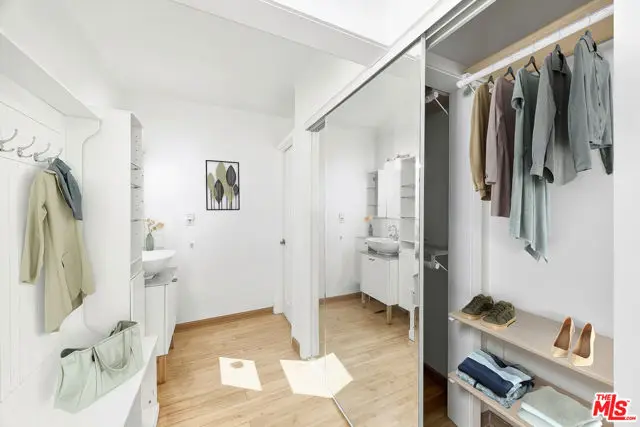 425 S Kenmore Avenue #104, Los Angeles, CA 90020 - Image #3