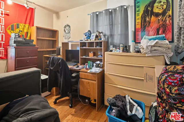 8330 Barnsley Avenue, Los Angeles, CA 90045 - Image #3