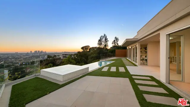 8515 Hedges Way, Los Angeles, CA 90069 - Image #1
