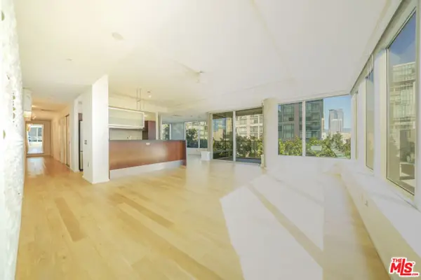 1155 S Grand Avenue #817, Los Angeles, CA 90015