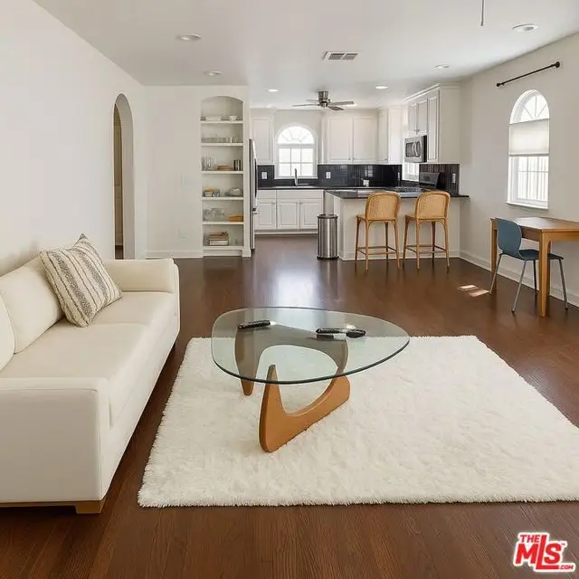 928 N Genesee Avenue, West Hollywood, CA 90046 - Image #2