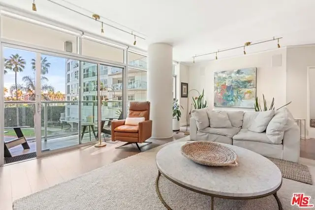 13650 Marina Pointe Drive #309, Marina Del Rey, CA 90292 - Image #2