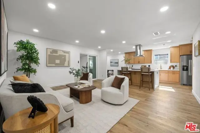 15358 Gault Street, Van Nuys, CA 91406 - Image #2