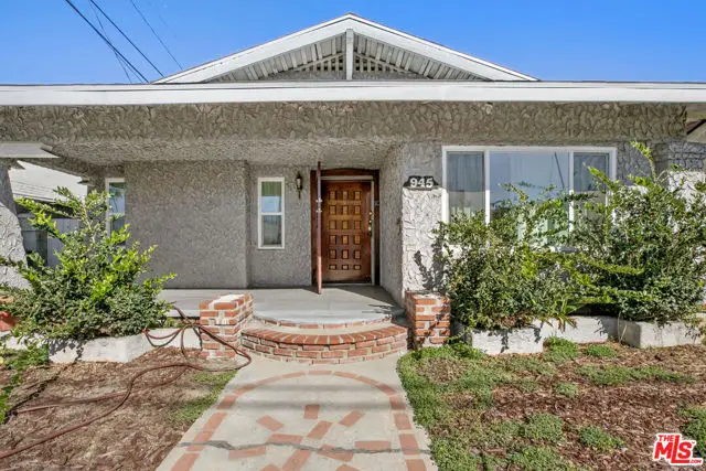 945 W 54th Street, Los Angeles, CA 90037 - Image #1